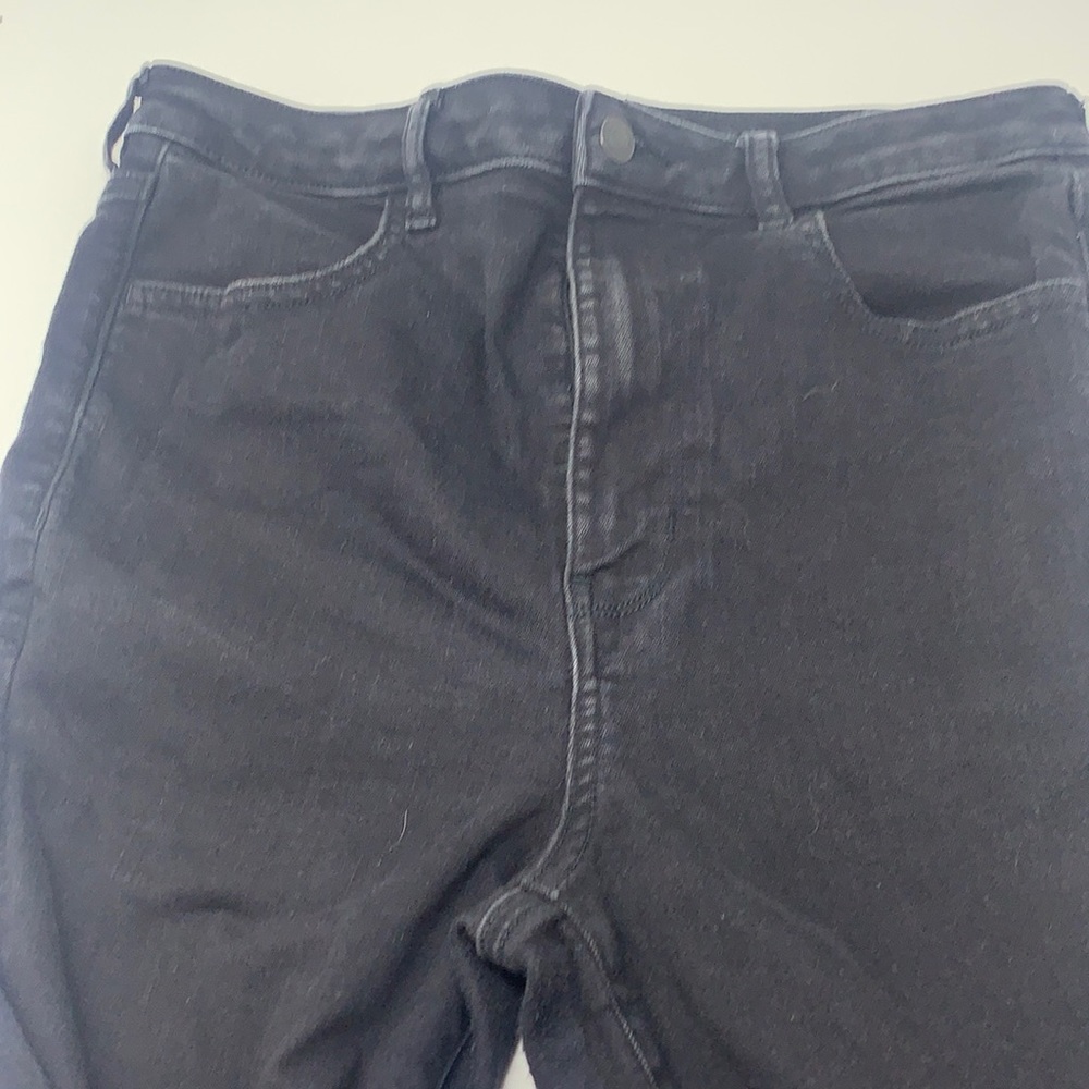 High waisted Women’s American Eagle Next Level Super Stretch Jeans gently worn